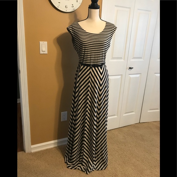 Calvin Klein Dresses & Skirts - 🌸Calvin Klein Black/Beige Strip Knit Maxi Dress